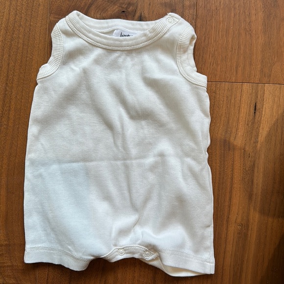 Bizz x Siss Logan Playsuit, Baby Ribbed White Romper 0-3 months NWOT - Picture 2 of 4